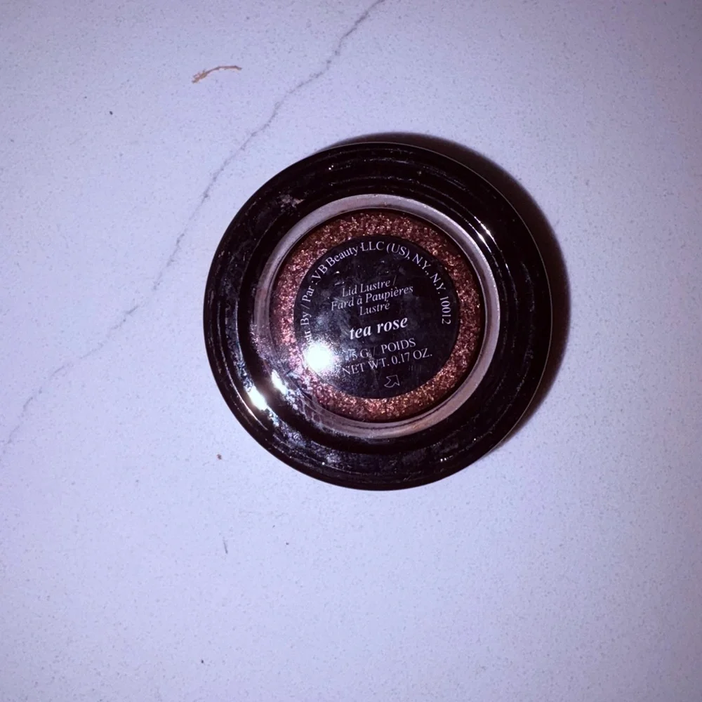 Victoria Beckham Lid Lustre Shimmering Eyeshadow Pot